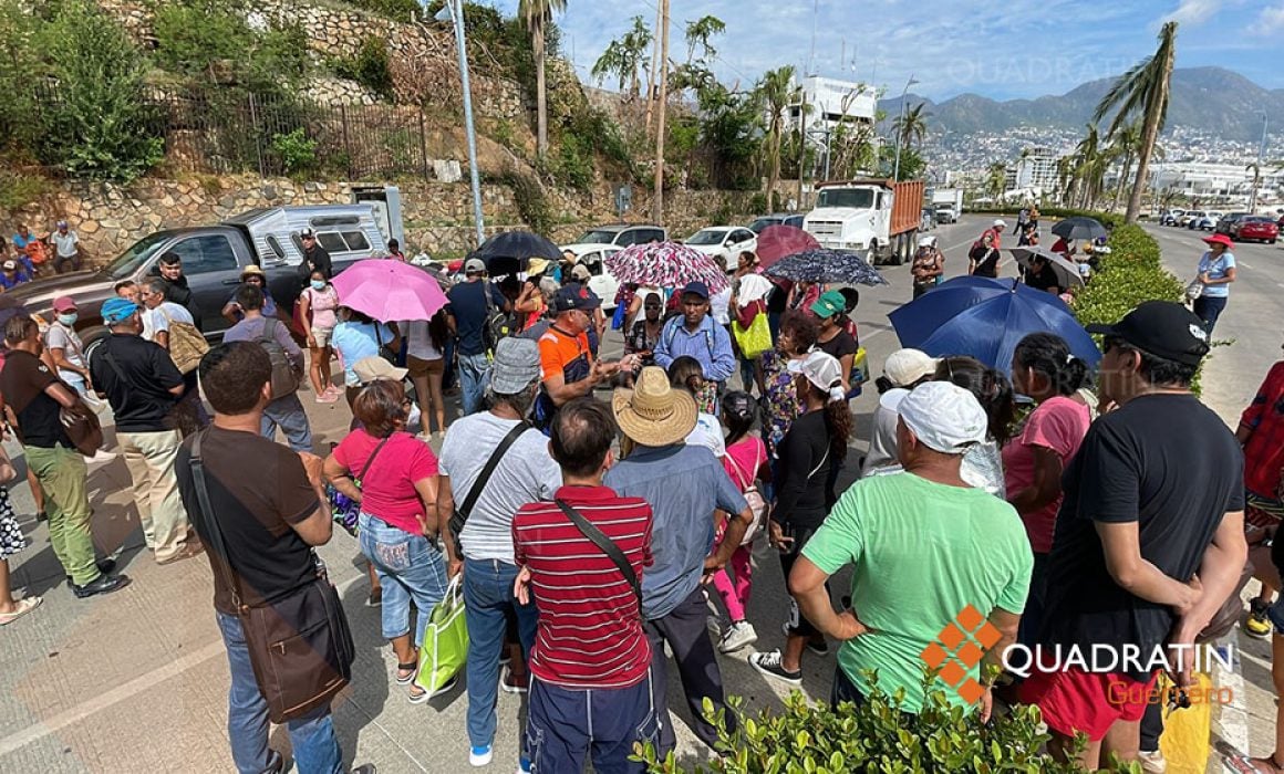 Bloquean La Costera En Acapulco Para Que Los Incluyan En Censo Por Otis