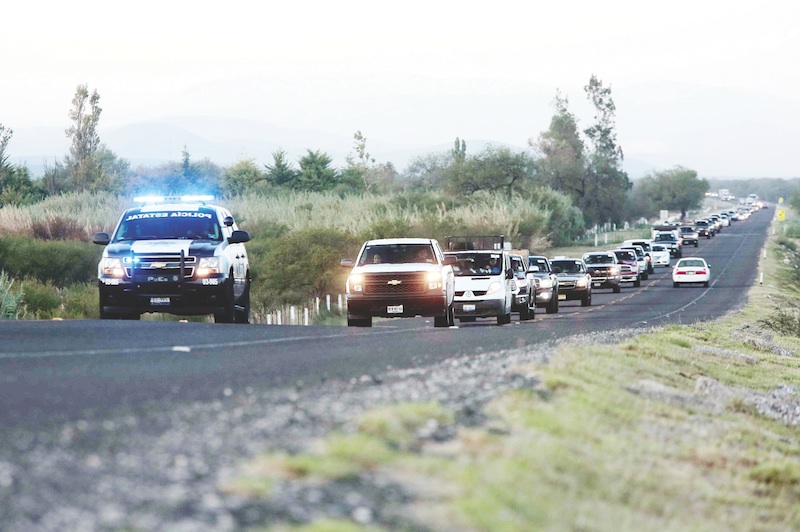 Caravanas de migrantes potosinos se encaminan a la entidad