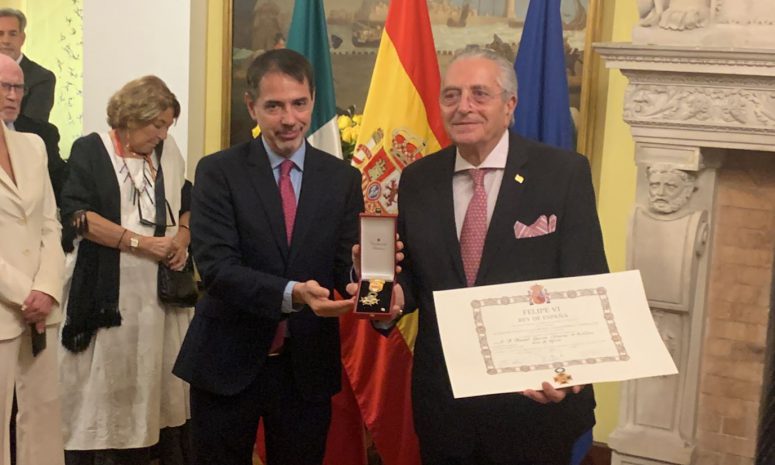 Condecora España a Director de Cultura de la capital potosina