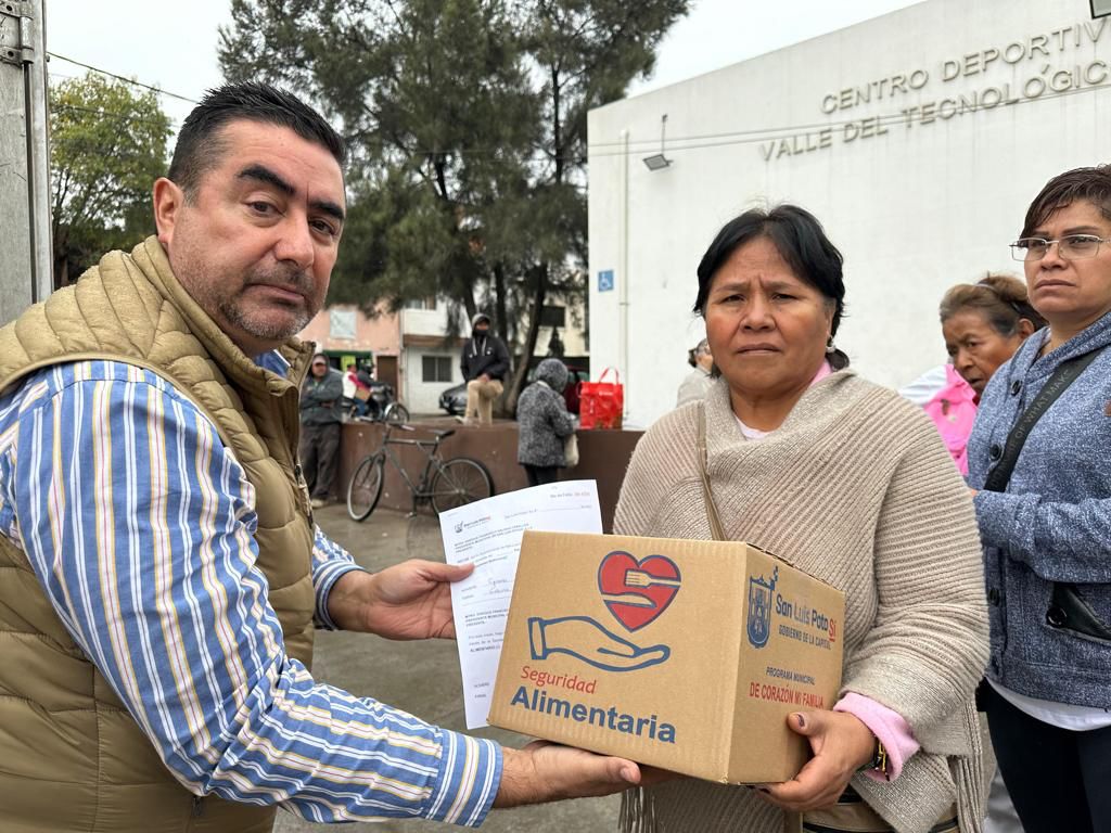Beneficia Gobierno de la capital de SLP a 600 familias con despensas ...
