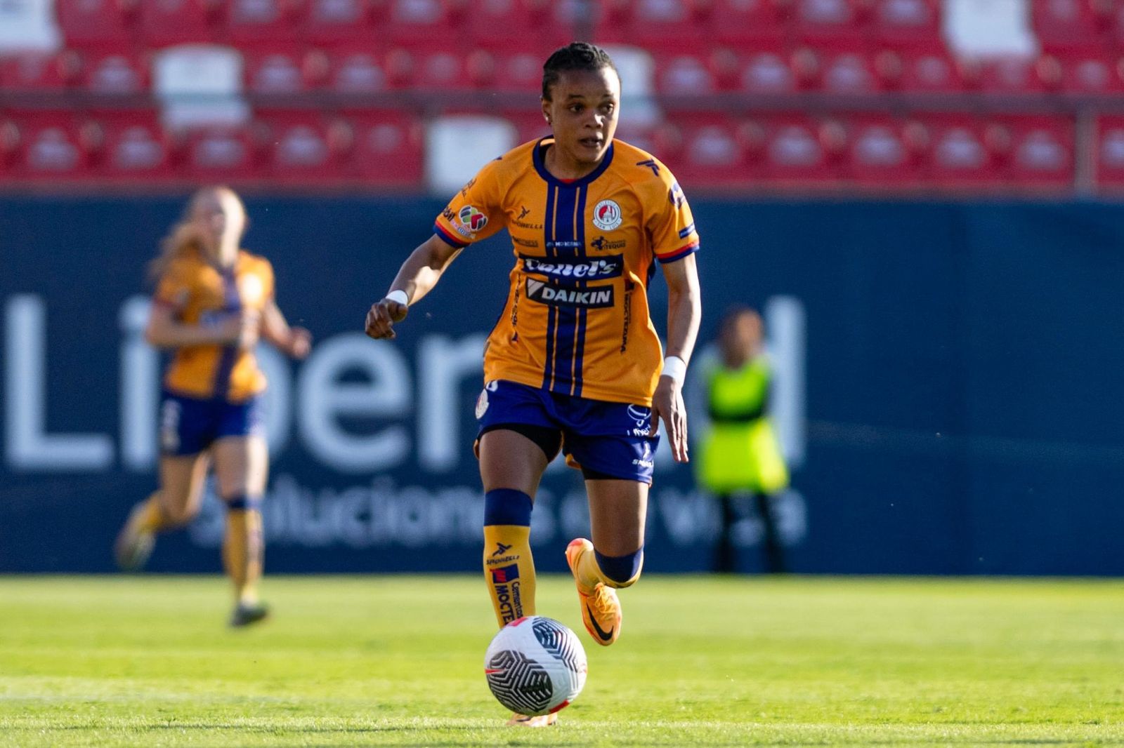 Atlético San Luis femenil visita a las Diablas Rojas del Toluca