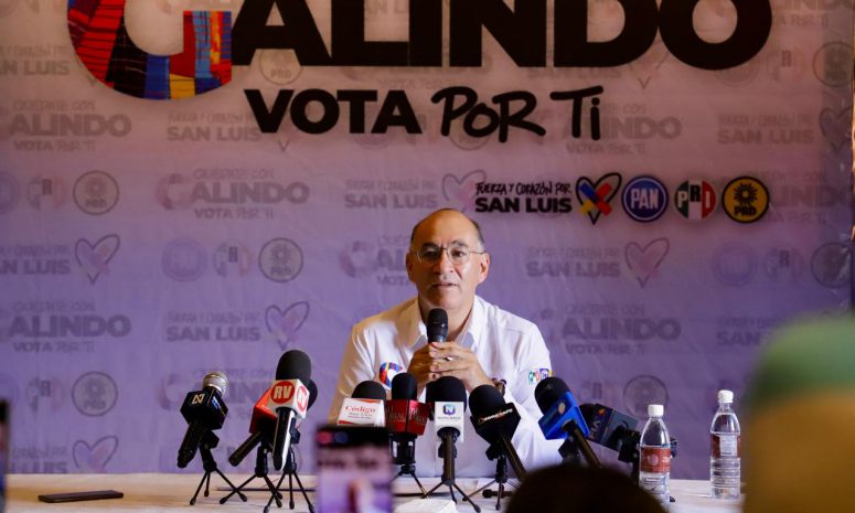 Denuncia Enrique Galindo uso de IA para guerra sucia electoral en SLP