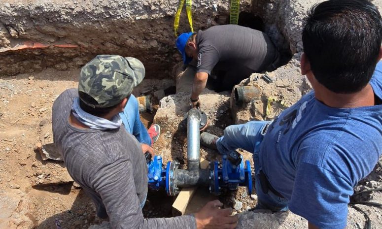 Atiende Interapas 107 fugas de agua en una quincena