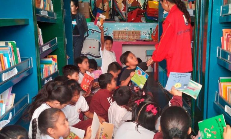 Llega Biblioteca Móvil a 600 niños y niñas de la capital potosina