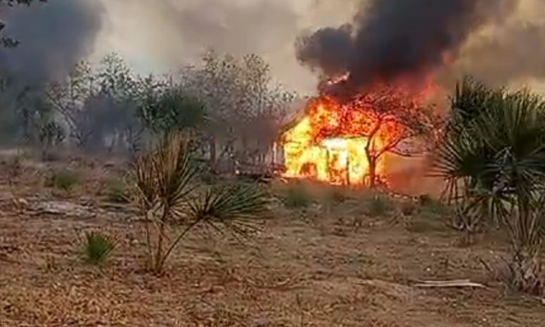 Destruye incendio 26 casas en comunidad indígena de la Huasteca