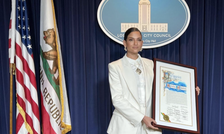 Natalia Jiménez, proclamada Reina de Fiesta Broadway 2025 en Los Ángeles