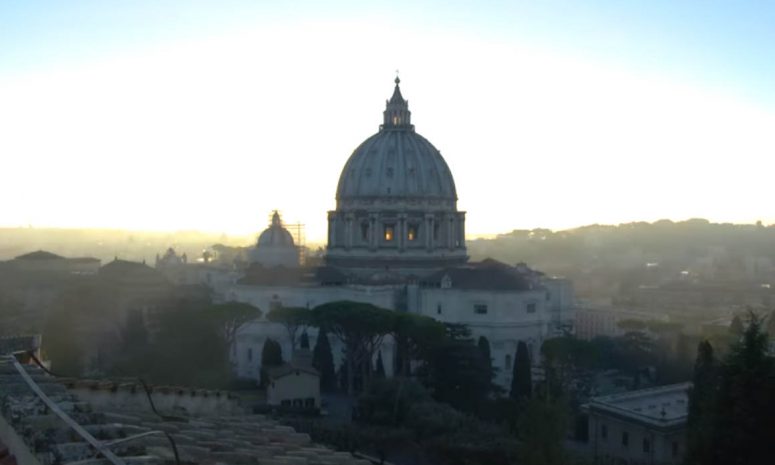 No va Sheinbaum al Vaticano; enviará a Rosa Icela Rodríguez