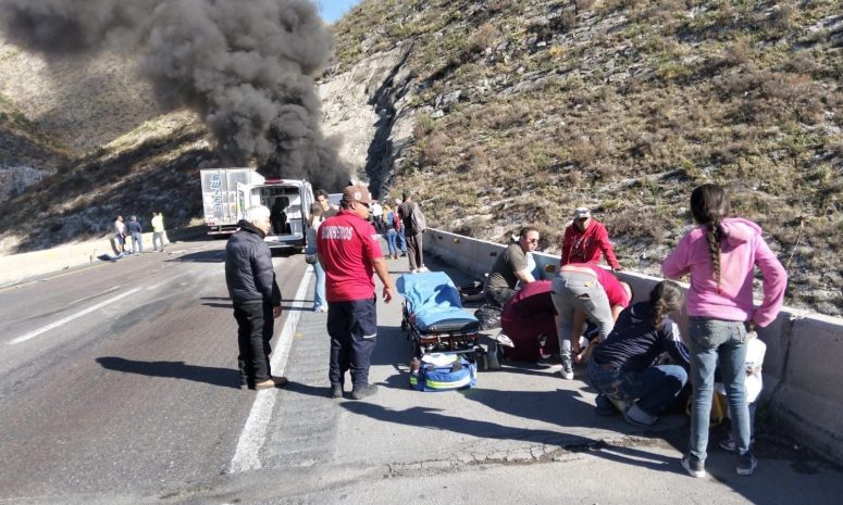 Mueren 3 personas en accidente múltiple en tramo SLP-Coahuila