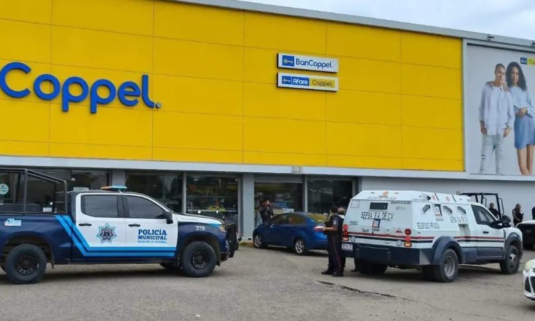 Asaltan camión de valores en centro comercial de Silao, Guanajuato