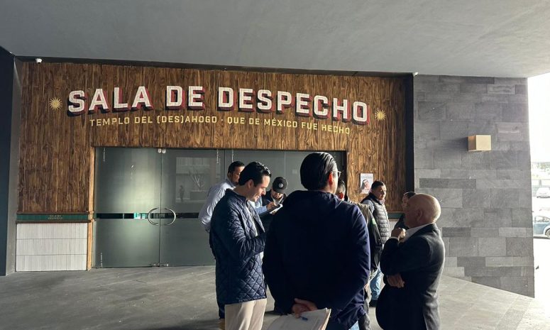 Clausura con despecho: cierra PC estatal la Sala tras hechos violentos