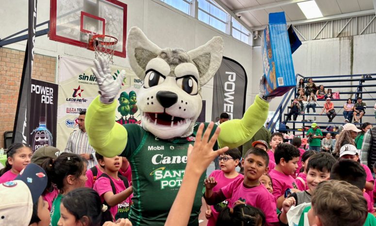 Disfrutan niñas y niños potosinos de campamento deportivo vacacional