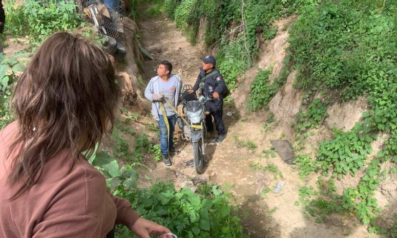 Muere motociclista tras caer en arroyo en Mexquitic, SLP