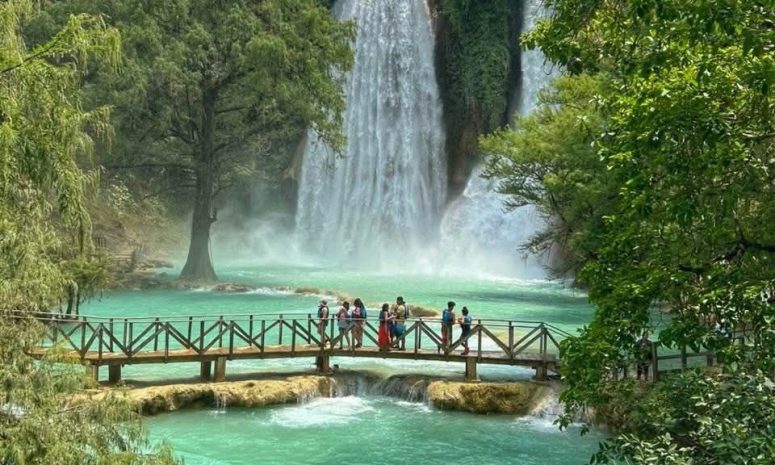 Cierran nuevamente parajes turísticos en la Huasteca por incremento del nivel del agua
