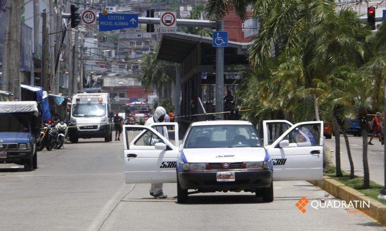 Matan a tiros a taxista y hieren a pasajera en Acapulco