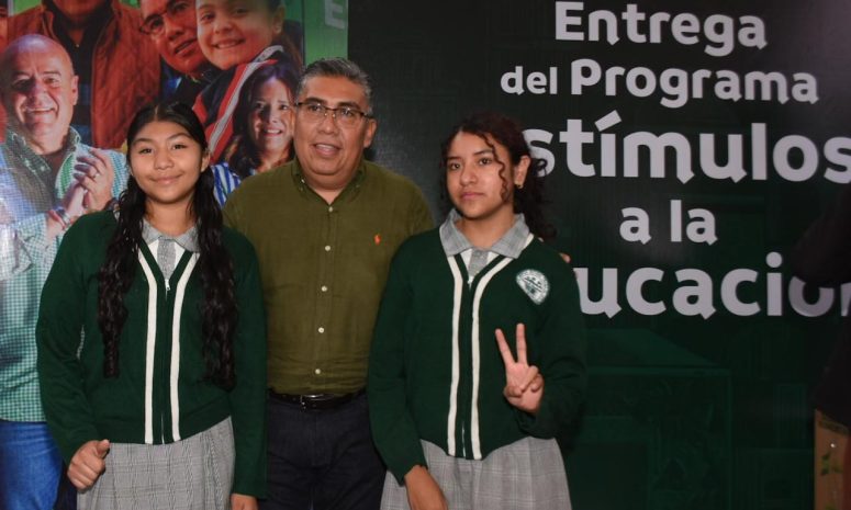 Inicia Soledad entrega del programa Regreso a Clases 2025