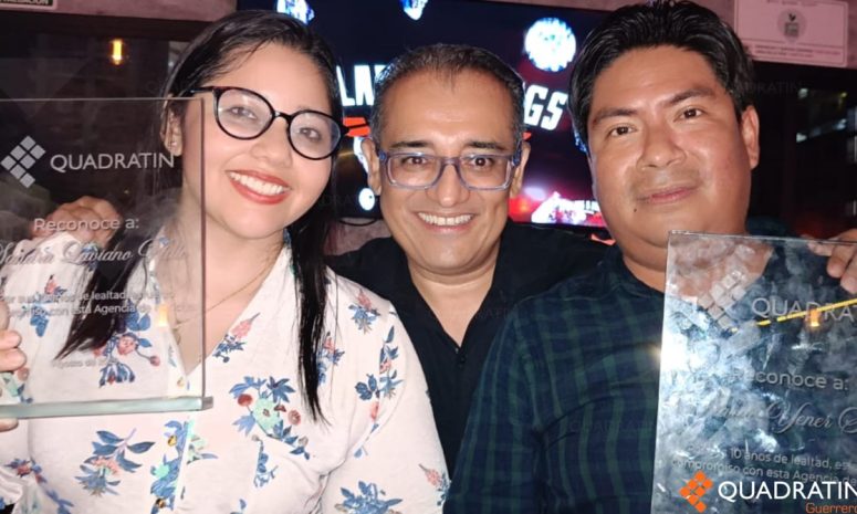 Reconoce Quadratín a Sandra Luviano y Yener Santos por 10 años de trabajo