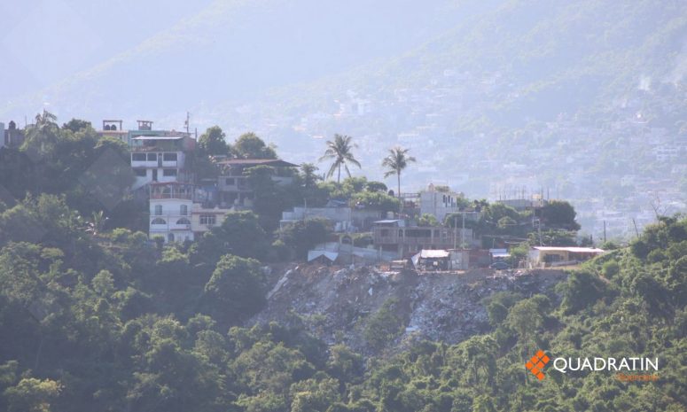 Tiran material de construcción cerca de El Veladero de Acapulco, acusan
