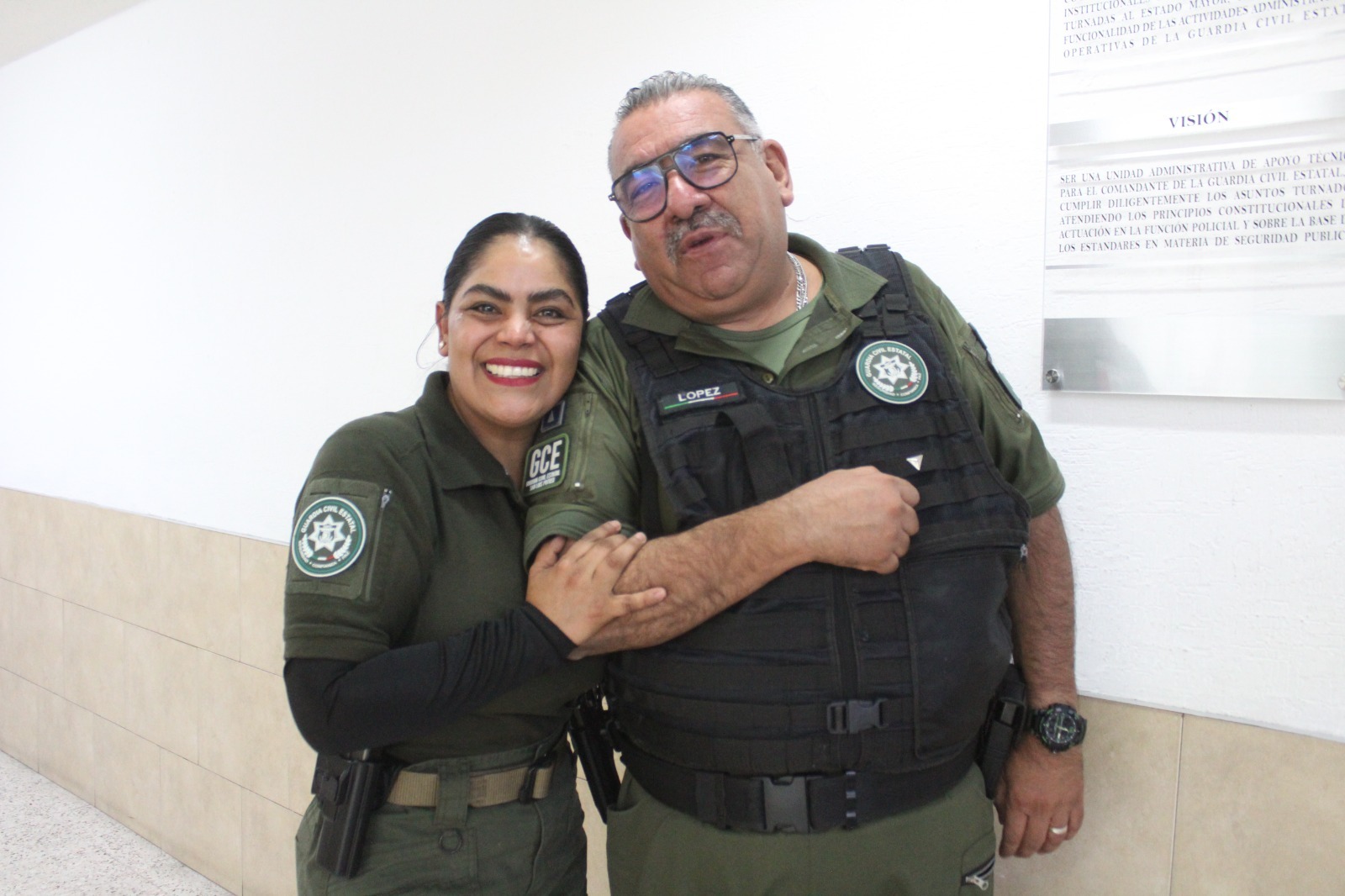 Emotiva despedida a agente estatal de SLP tras un servicio de 30 años ...