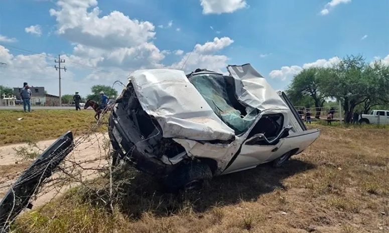 Muere perito de la Fiscalía tras volcadura en carretera a Rioverde