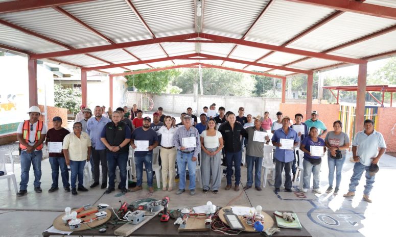 Más de 14 mil potosinos reciben capacitación para el trabajo