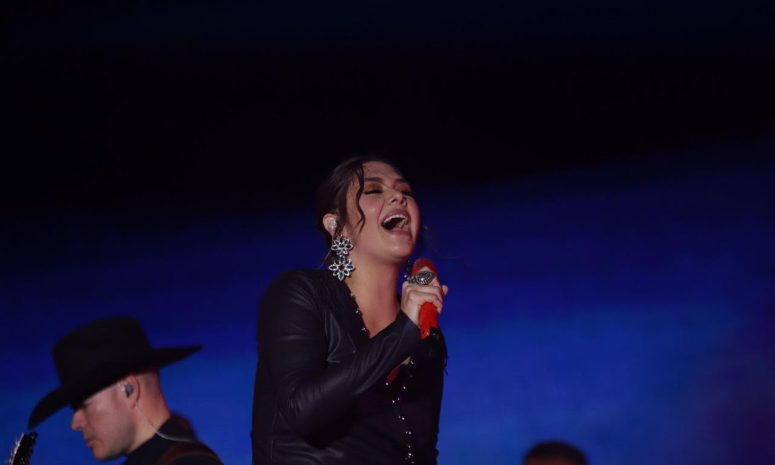 Yuridia registra lleno total en el Teatro de la Ciudad