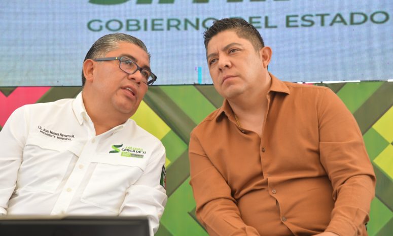 Navarro entrega al Cabildo su Segundo Informe de Resultados