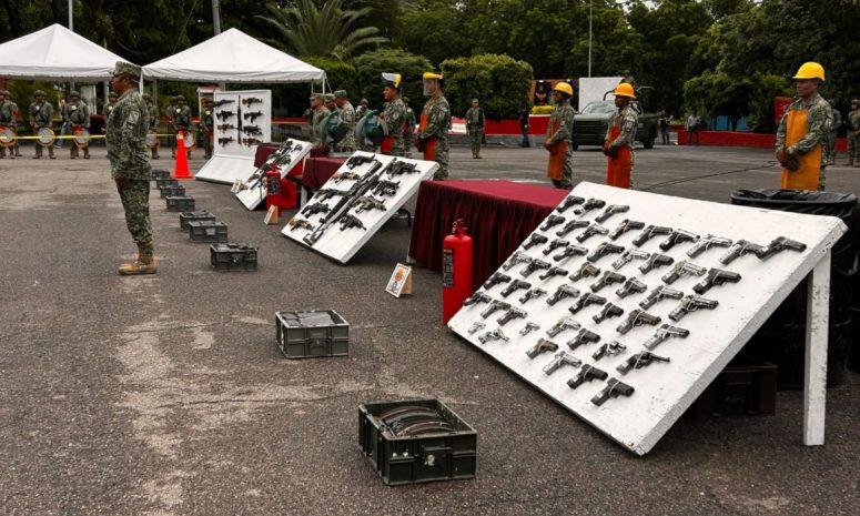 Destruyen en Culiacán 639 armas de fuego y 303 cargadores decomisados