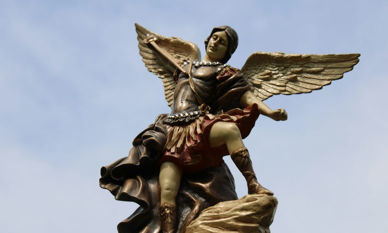 San Miguel, Gabriel y Rafael: La Iglesia Católica celebra a los 3 arcángeles
