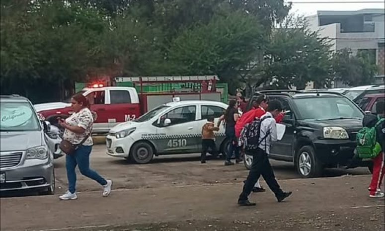 Evacúan kínder en Simón Díaz por fuerte olor a gas