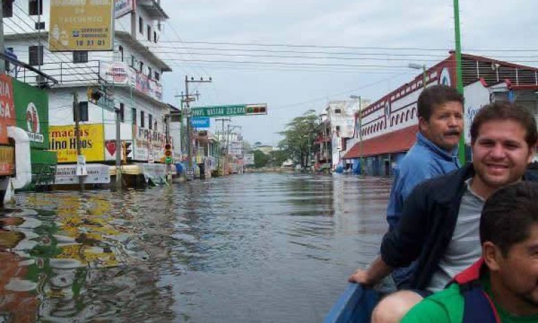 A 19 años de la gran inundación locatarios del Pino Suárez no olvidan