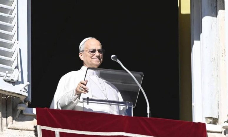 Hospitalizan al papa en Roma antes de su intervención quirúrgica