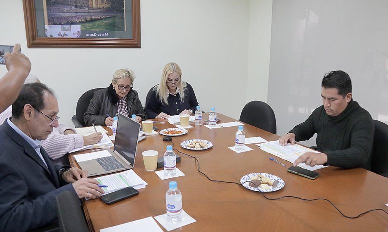 Buscan detectar problemas cardíacos y de cadera en recién nacidos