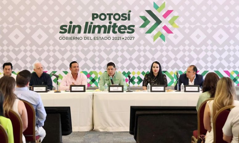 Pide Ricardo Gallardo a su gabinete responder cuestionamientos del Congreso